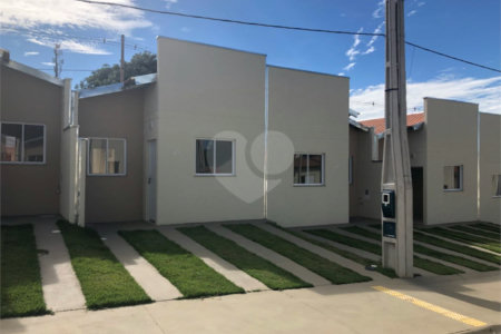 Casa térrea no Condomínio Bosque dos Jatobás .