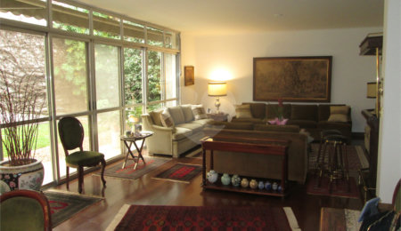Casa à venda com 4 quartos, sendo 2 suítes,  em Jardim Guedala, São Paulo, SP