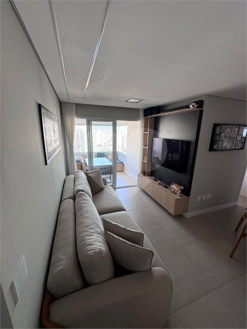 Apartamento á venda de 81m2 no Ipiranga com 2 dorms, 2 suítes, 3 banheiros, 2 vagas. Estuda permuta.