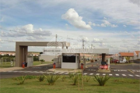 Casa Térrea no Condomínio Moradas II.