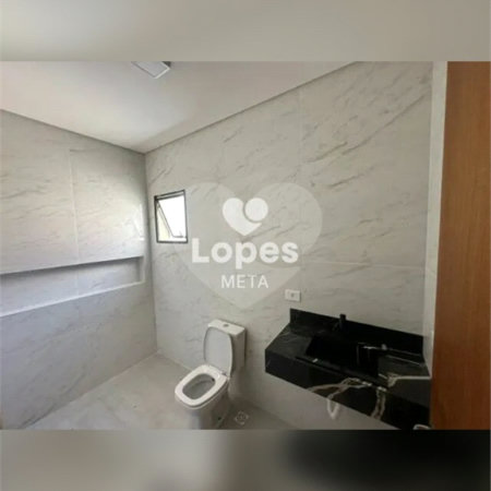CASA Á VENDA - BAIRRO SETVILLE, 3 DORMITÓRIOS SENDO UM UMA SUÍTE, 2 VAGAS DE GARAGEM, SJC/SP