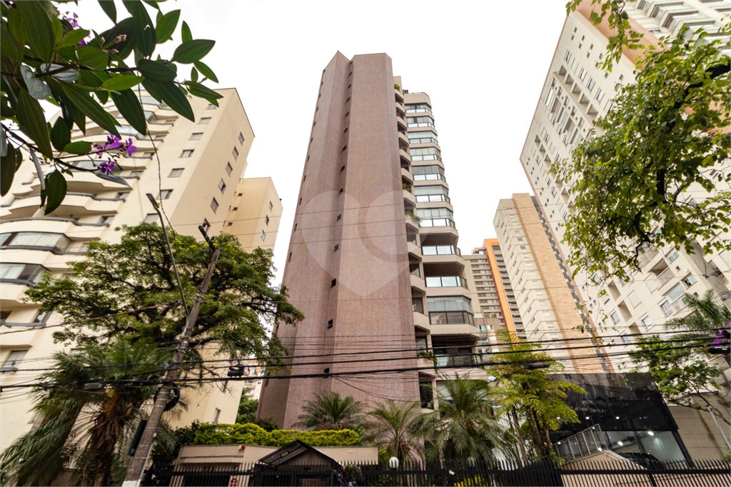 Cobertura à venda com 3 quartos, sendo 2 suítes, em Vila Olímpia, São Paulo, SP