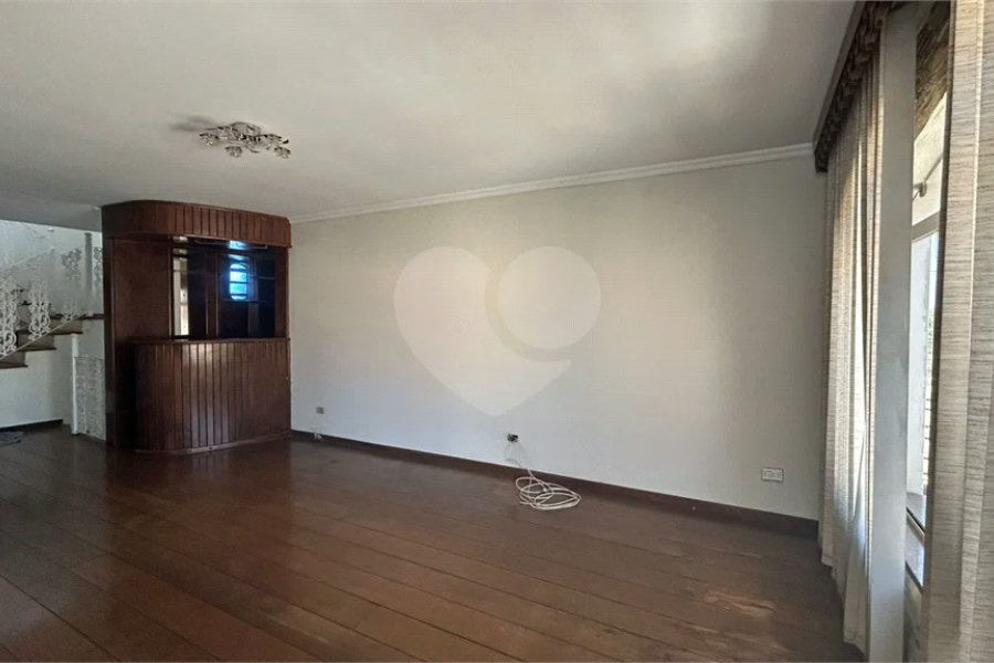 Venda Casa com 4 Dormitórios no Parque Santa Cecília