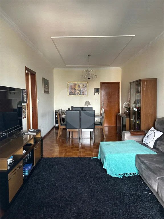 Apartamento amplo com 02 dormitórios, 01 suíte