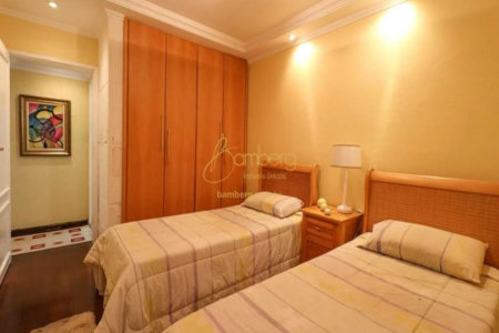 Casa à venda com 4 quartos, sendo 2 suítes, em Jardim Trussardi, São Paulo, SP