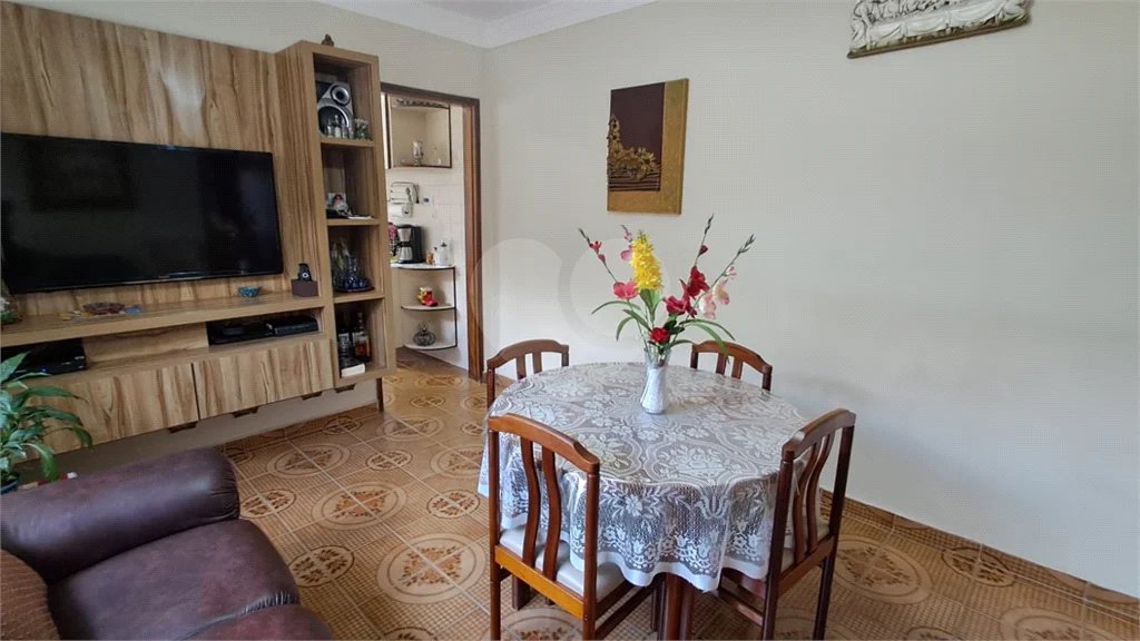 Casa Assobradada à venda | 209 m² | 3 dormitórios | Edícula | 3 vagas na Parada Inglesa!