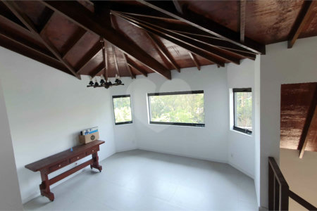 Casa Exclusiva e de Alto Padrão no Jardim Londrina - Um refúgio de Tranquilidade em São Paulo