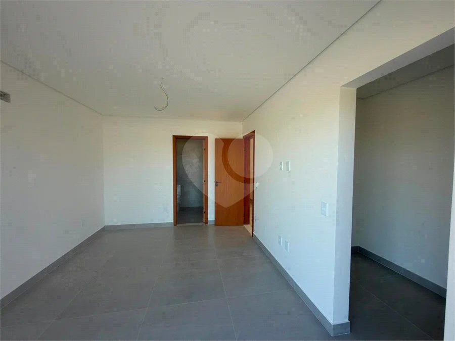 Casa à Venda no Ogiva em Cabo Frio com 4 Quartos em Condomínio Fechado
