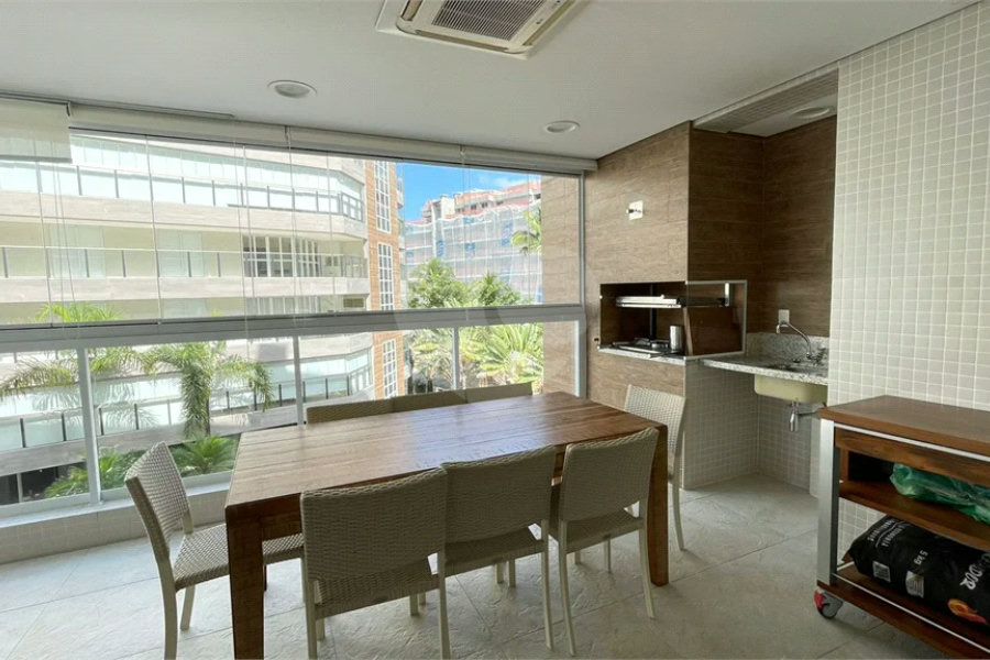 Apartamento à venda com 3 quartos, sendo 1 suíte, em Riviera de São Lourenço, Bertioga, SP