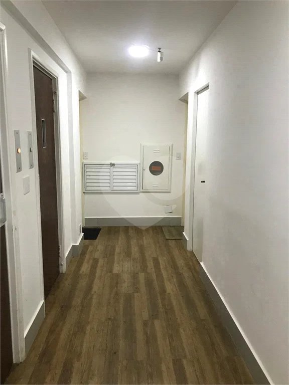 Espaço e Segurança no Bom Retiro: Apartamento de 100 m² com Infraestrutura Completa