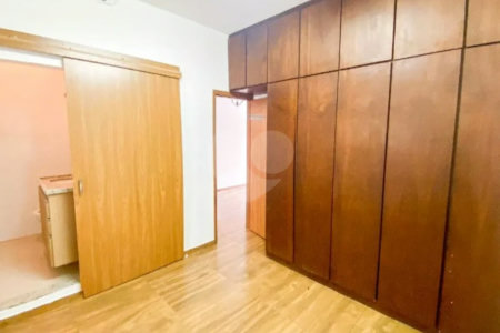 Sobrado com 400m² , 3 dormitórios , sendo 2 suítes , 3 vagas , à venda no centro de Santo André.