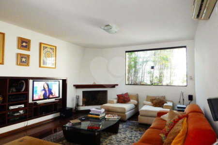 Sobrado à venda com 3 quartos, sendo 1 suíte, em Campo Belo, São Paulo, SP