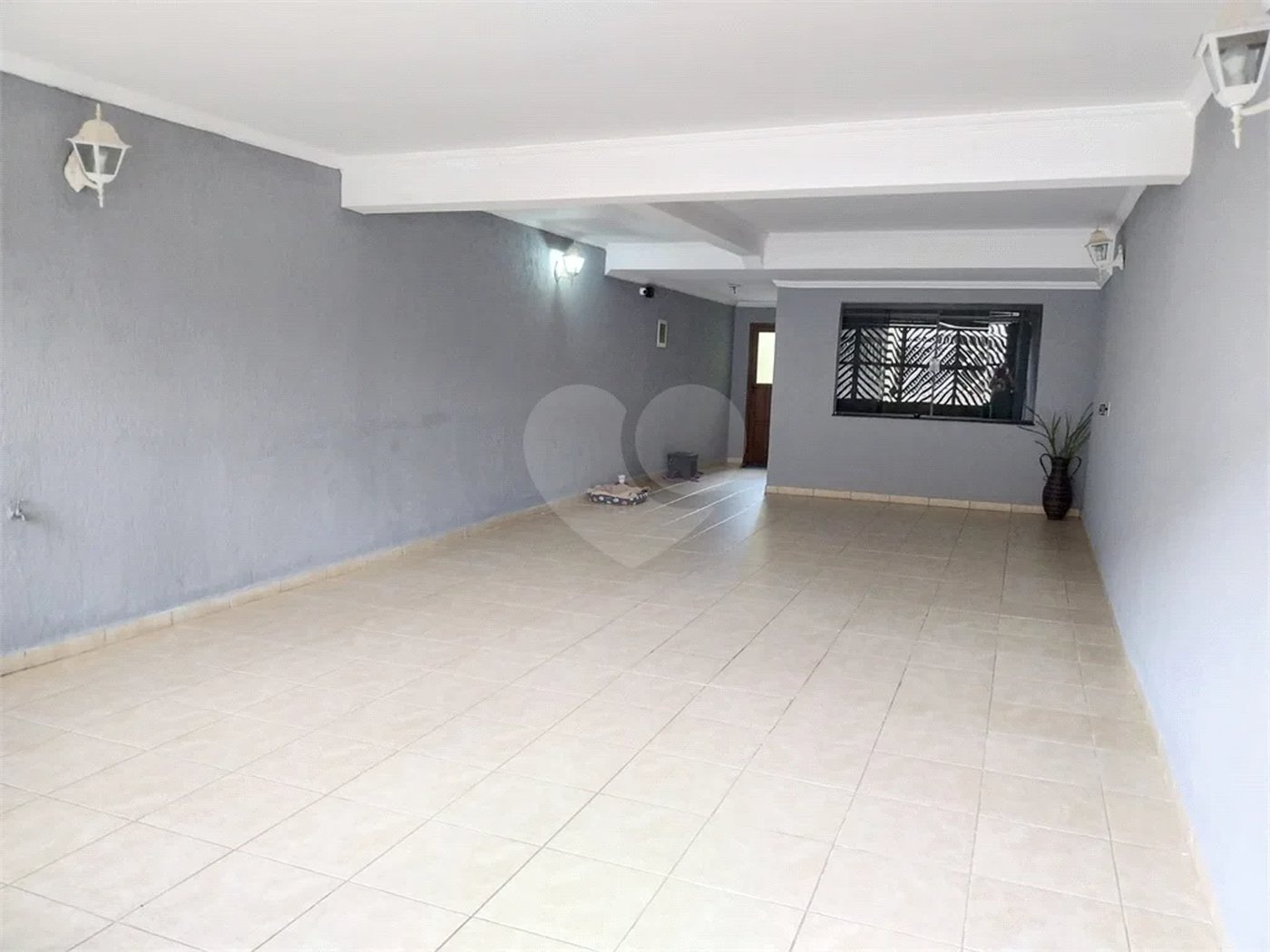 Casa com 324m², 4 dormitórios, sendo 1 suíte, 4 vagas, à venda no Jardim Las Vegas em Santo André.