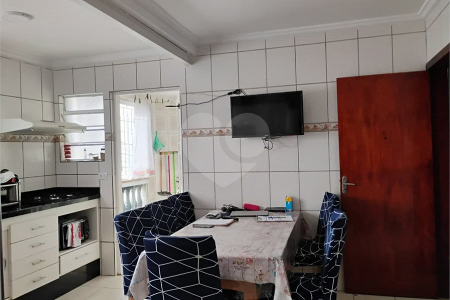 Vende-se casa na Vila Santa Catarina - Excelente oportunidade para investimento e geração de renda