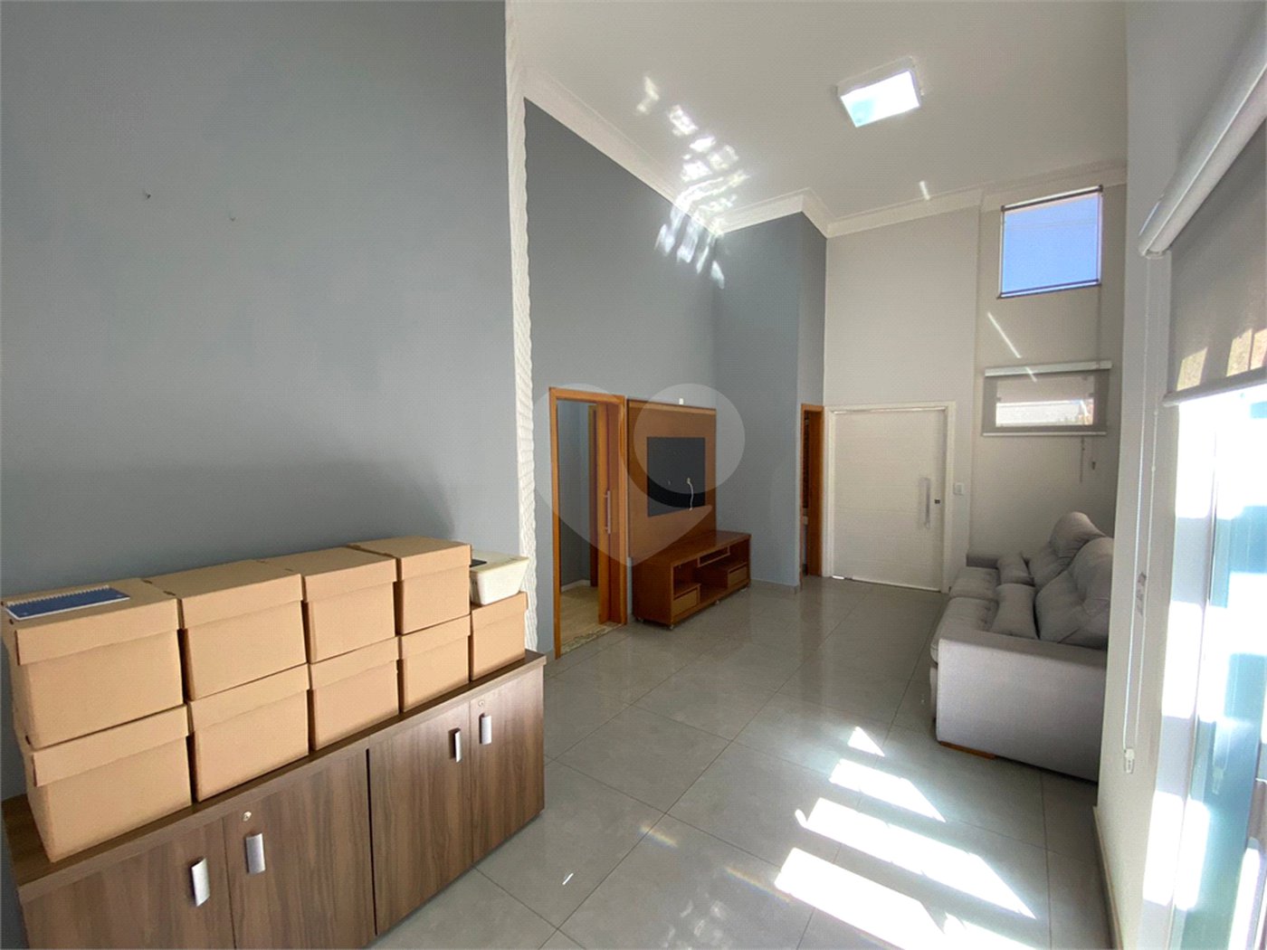 Casa térrea com piscina para venda no Condomínio Quebec.