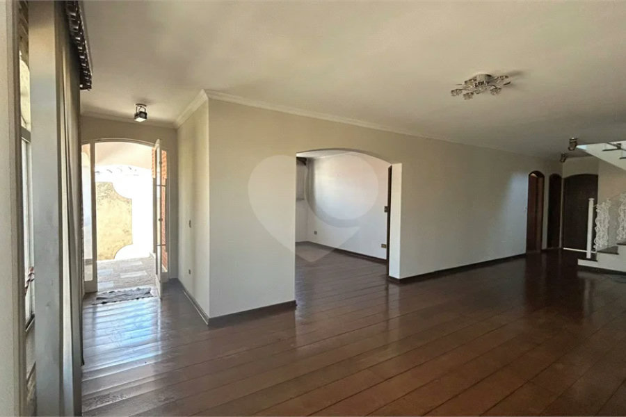 Venda Casa com 4 Dormitórios no Parque Santa Cecília