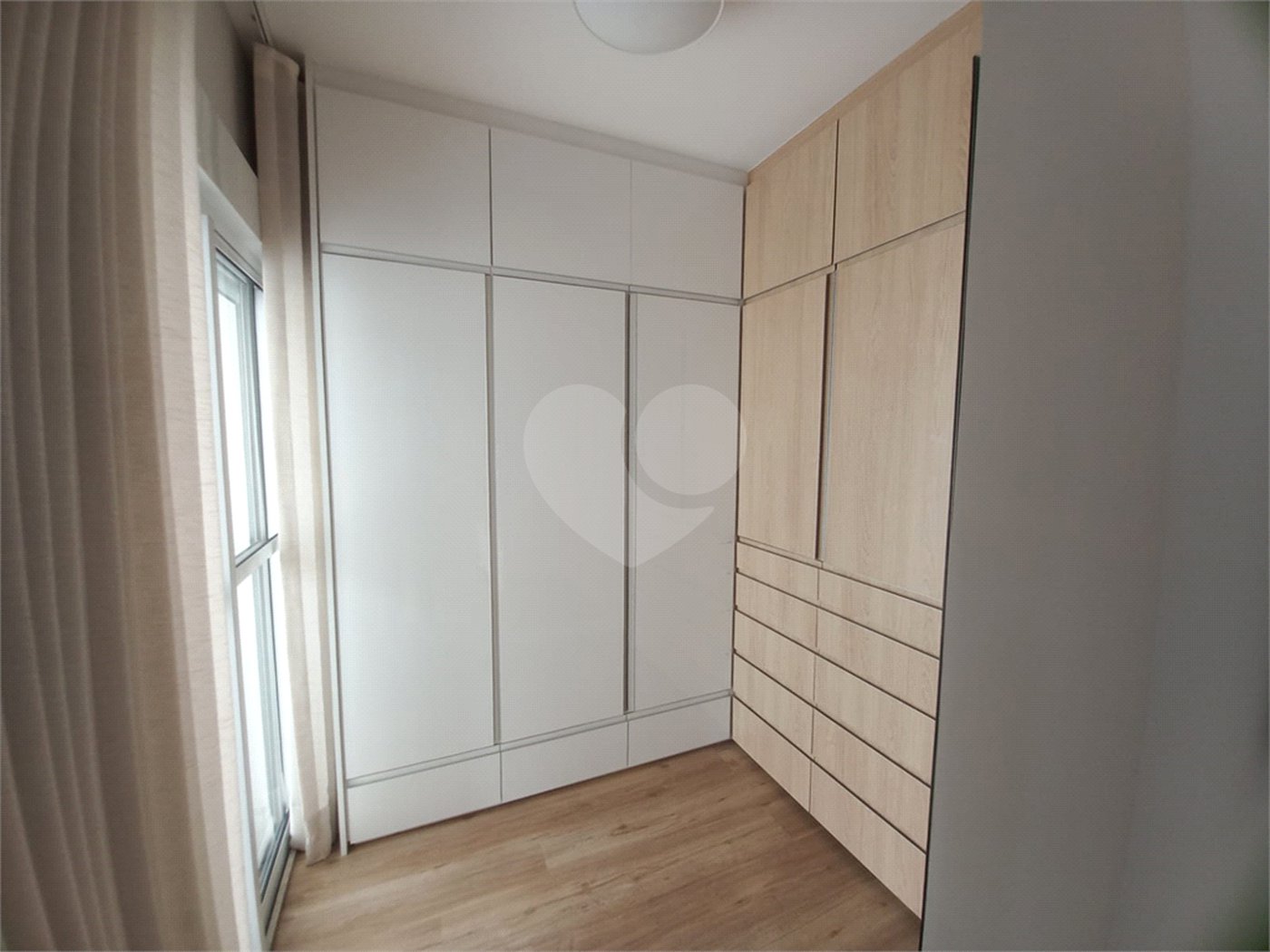 Aluguel 1 suíte com closet e 2 vagas Vila Olímpia, São Paulo