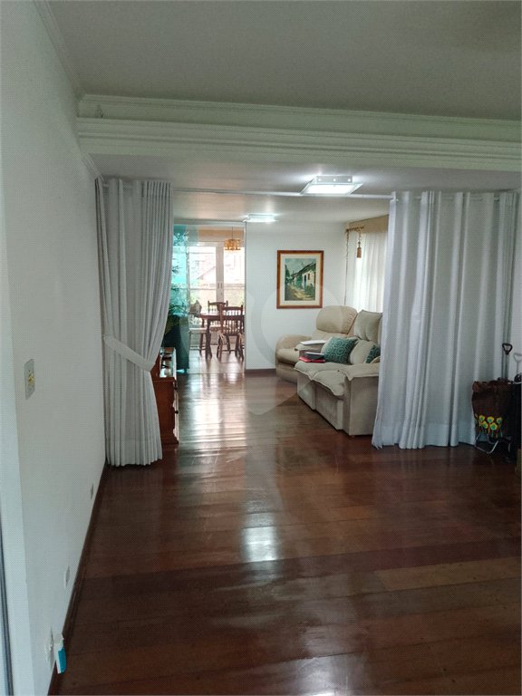 Sobrado Sofisticado de 335 m² no Coração do Jardim França