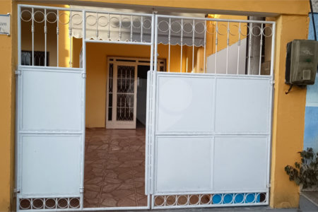 Casa Linear com 3 quartos e 2 vagas de garagem no Oiticica 2
