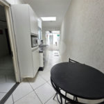 Casa térrea à venda no Douradinho com 2 quartos e edícula com mais dois quartos e 2 banheiros.
