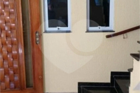 Casa com 400m², 2 dormitórios, 2 vagas de garagem, à venda na Vila Matilde.