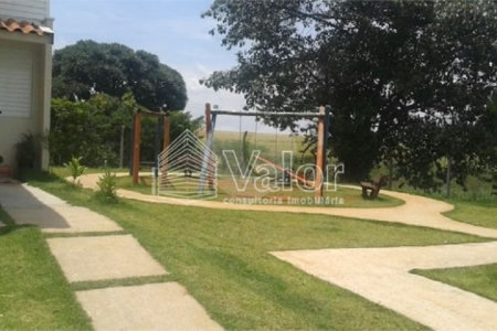 Casa Térrea no Condomínio Moradas II.