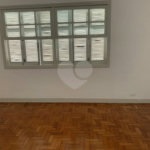 Excelente sobrado de 03 dormitórios na Aclimação.