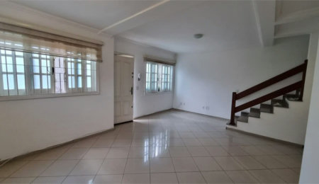 Casa à venda com 3 quartos, sendo 1 suíte,  no condomínio Residencial Villagio, São Paulo - SP