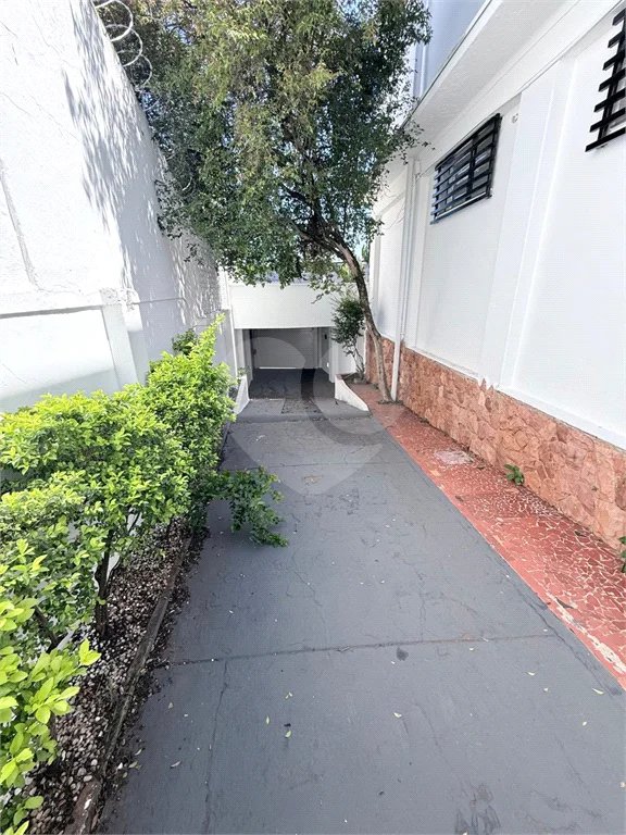 Prédio Comercial de Alto Padrão em Localização Nobre