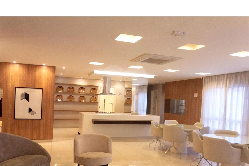 Espaço, conforto e uma localização privilegiada fazem deste apartamento mobiliado no Baeta Neves, em São Bernardo do Campo, uma excelente opção para seu novo lar. Com 118 m², três dormitórios e quatro banheiros, o imóvel oferece ambientes amplos para acomodar a família e receber amigos com comodidad
