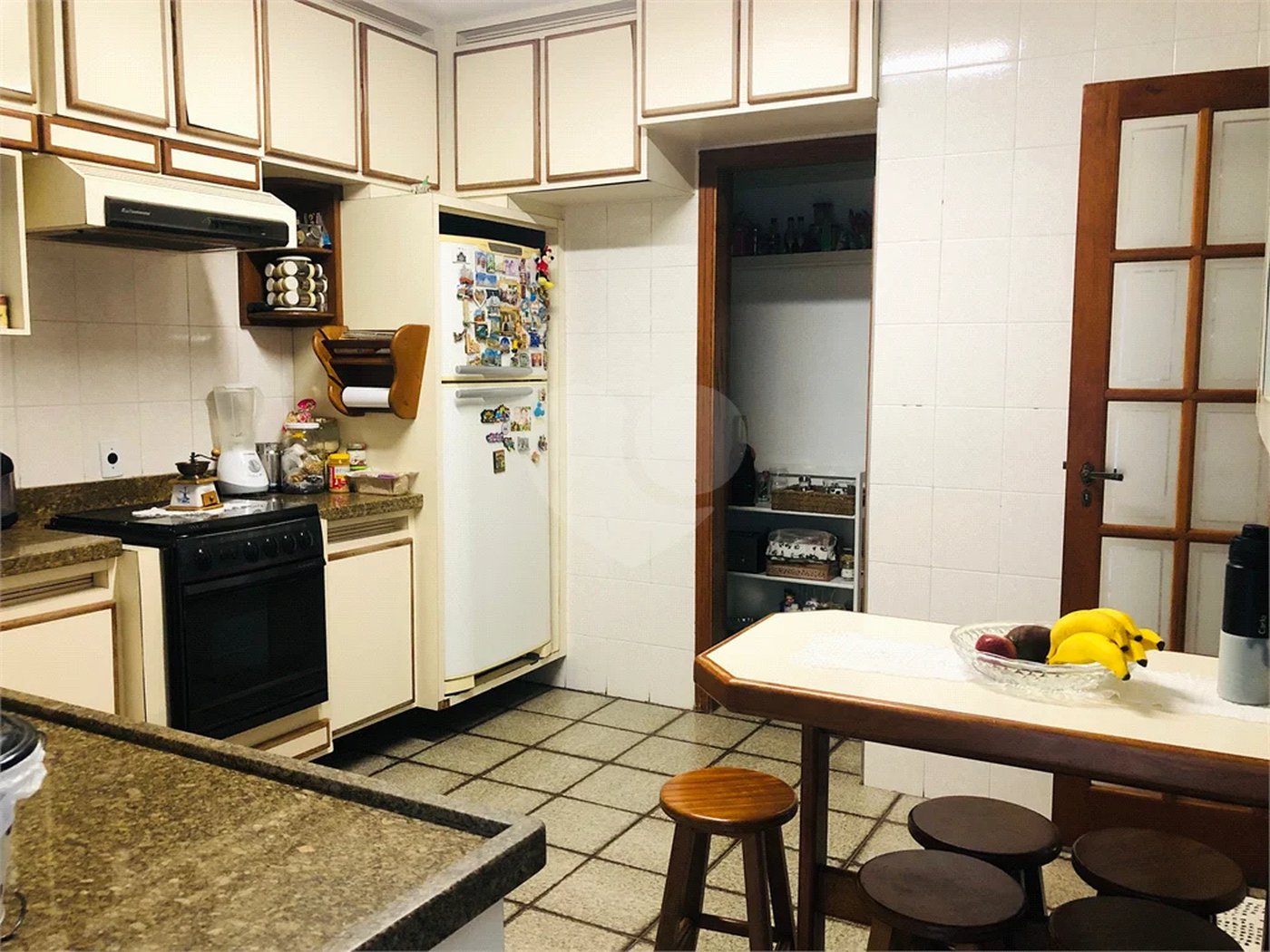 SOBRADO A VENDA NO TREMEMBÉ - 3 DORMS. (1 SUÍTE) E 5 VAGAS