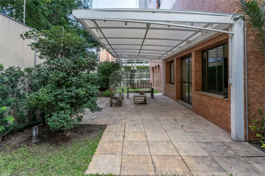 Vila Clementino - Apartamento reformado | 186 m² | 3 suítes | 3 vagas livres