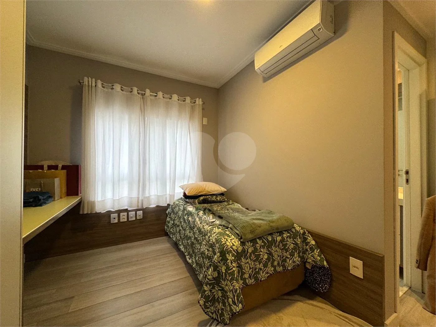 Santana Alto Padrão/Porteira Fechada, Apto. 260 m² 4 Suítes, 5 vagas 2 depósitos privativos