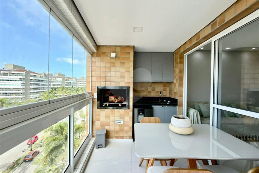 Apartamento à venda com 3 quartos, sendo 2 suítes,  em Riviera de São Lourenço, Bertioga, SP