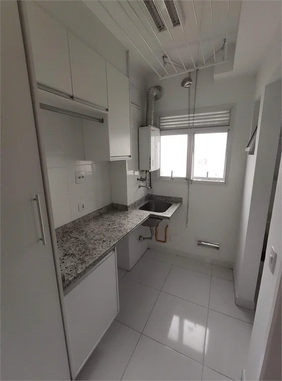 Apartamento à venda ou para alugar com 3 quartos, sendo 1 suíte, em Parque Reboucas, São Paulo, SP