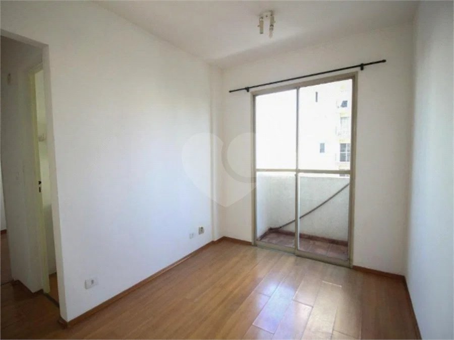 Apartamento em Santana com Sacada e Vaga de Garagem, a 650 m do Metrô