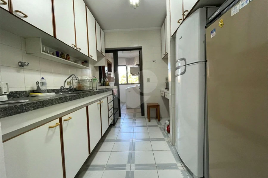Apartamento à venda com 3 quartos, sendo 1 suíte, em Riviera de São Lourenço, Bertioga, SP