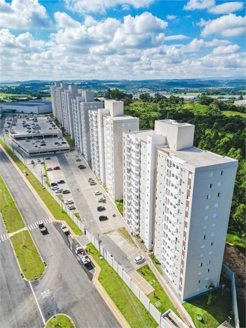 Indaiatuba - Edificio Vila Helvetia - R$ 470,000,00 - Apartamento novo, mobiliado, completo, muito bem conservado e planejado,Localizado no 5° andar, o imóvel oferece uma vista para o estacionamento e a área verde, além de receber sol durante todo o dia, proporcionando ambientes naturalmente ilum