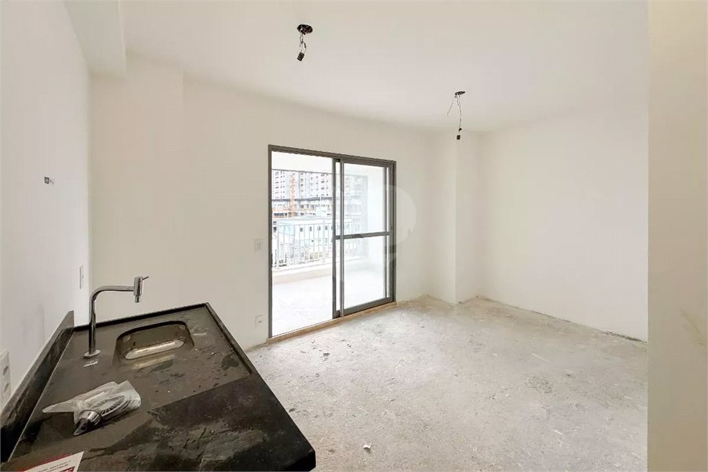 Apartamento com 1 dormitório próximo ao metrô Linha Verde.