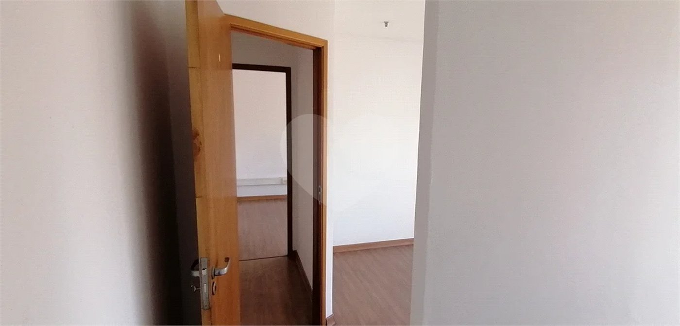 SALA COMERCIAL 55m2 Á VENDA NA VILA MARIANA (LADO DIREITO)