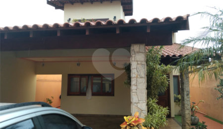 Sobrado à venda com 3 quartos, sendo 2 suítes,  em Vila Prado, São Carlos, SP