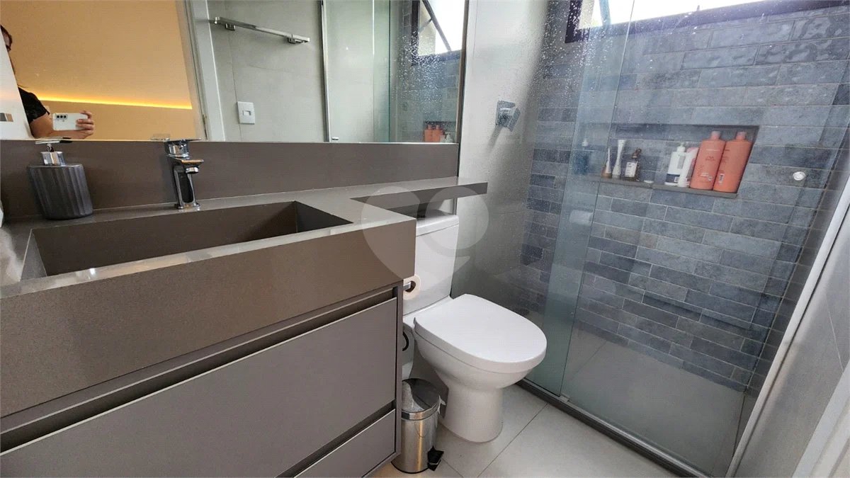 Casa à venda com 3 suítes no condomínio Via Castelli, Louveira - SP