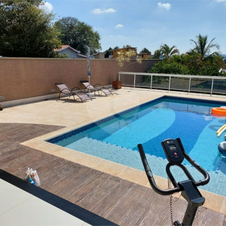 Sobrado com 4 Suítes e Piscina. Travessa da Al. Lucas na Vila Giglio - Atibaia