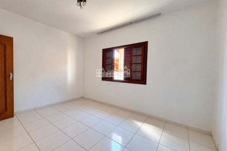 Casa Térrea à venda com 4 quartos, sendo 2 suítes, em Loteamento Loanda, Atibaia, SP