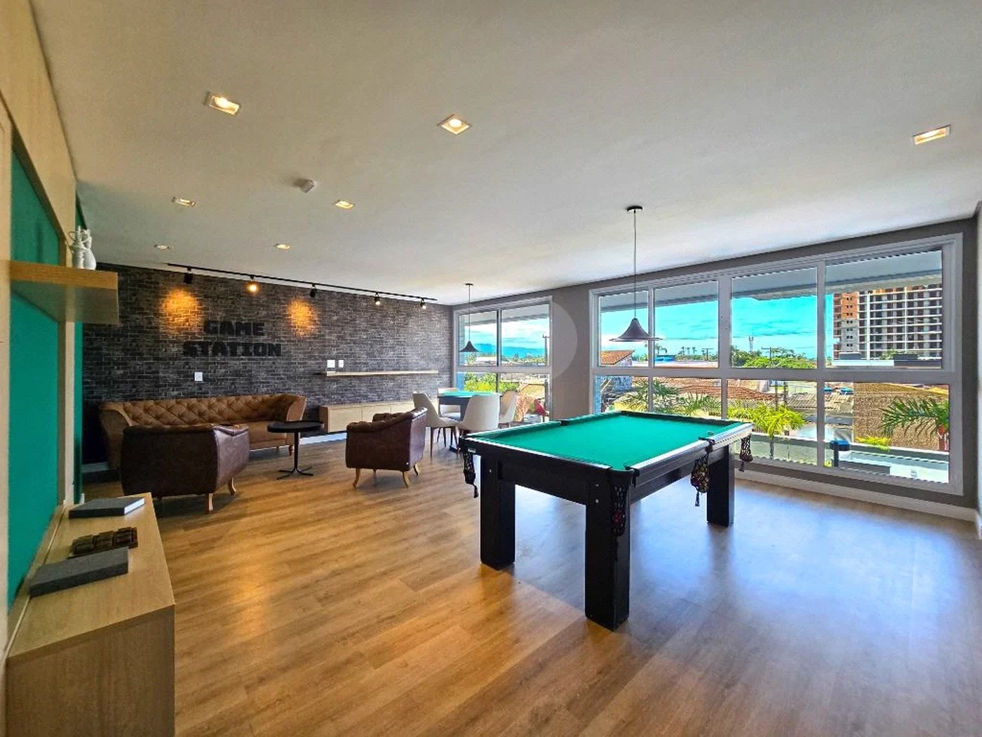 Apartamento à venda com 3 quartos, sendo 1 suíte,  em Maitinga, Bertioga, SP
