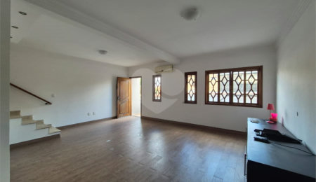Sobrado à venda com 3 quartos, sendo 1 suíte,  em Vila Fiat Lux, São Paulo, SP