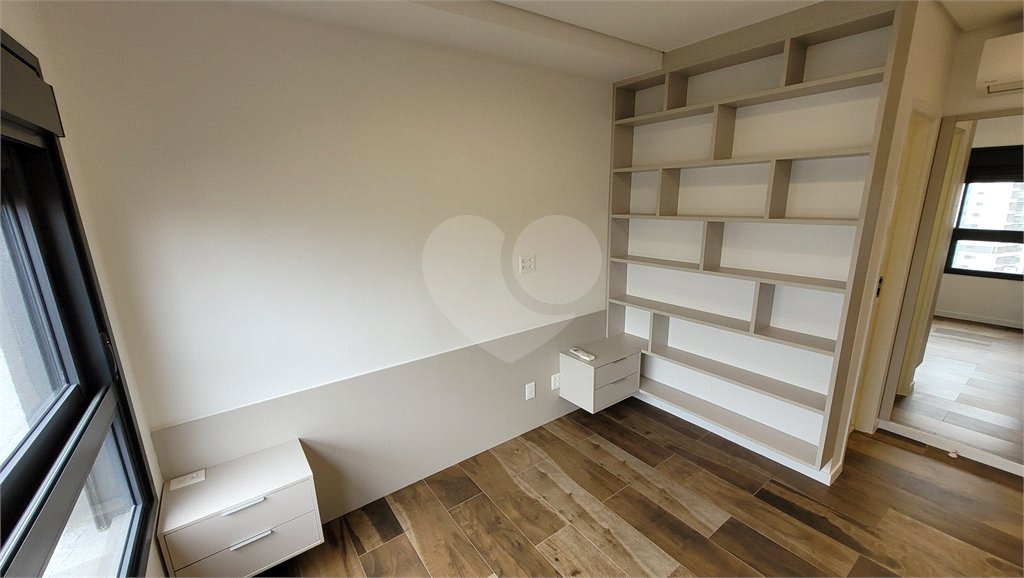 Apartamento de 2 quartos mobiliado à venda no Paraíso
