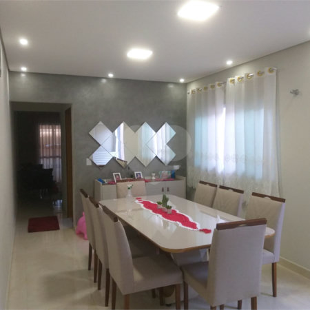 Casa á venda em Atibaia SP