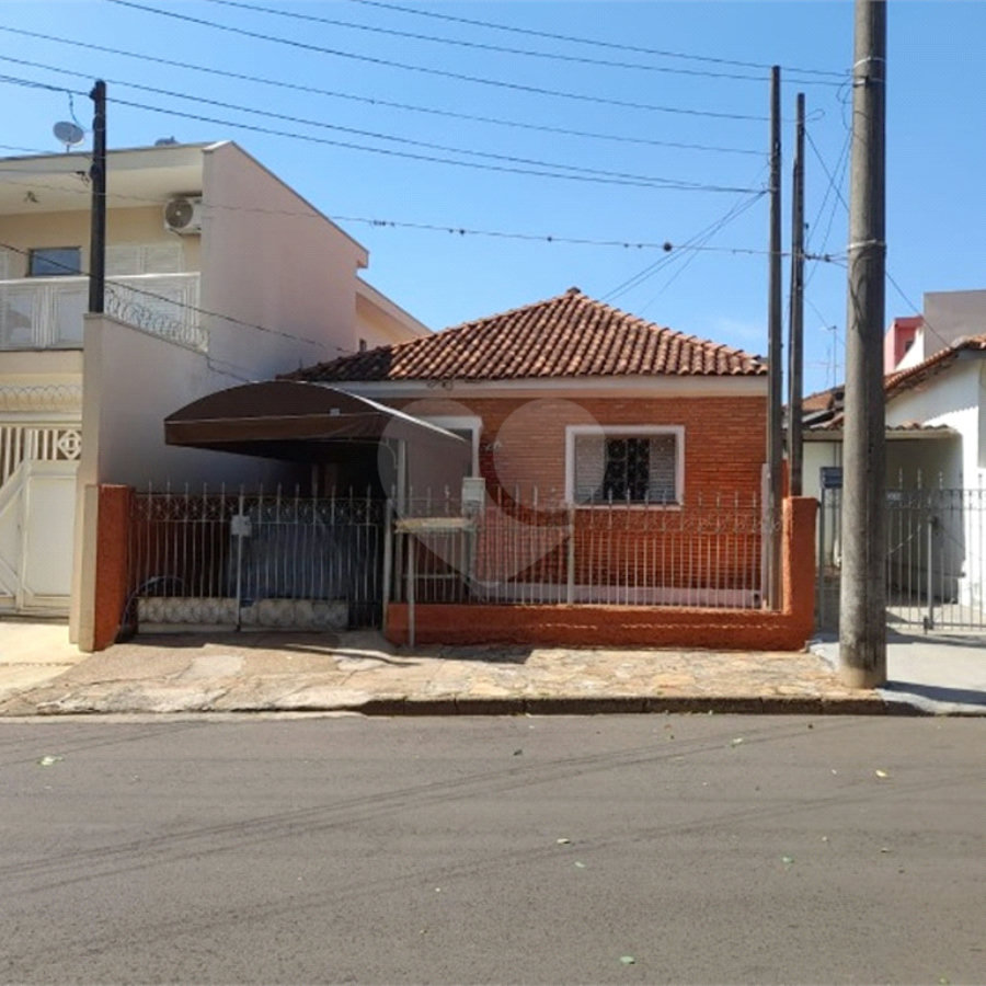 Casa com 2 dormitórios à Venda no Jardim Brasil