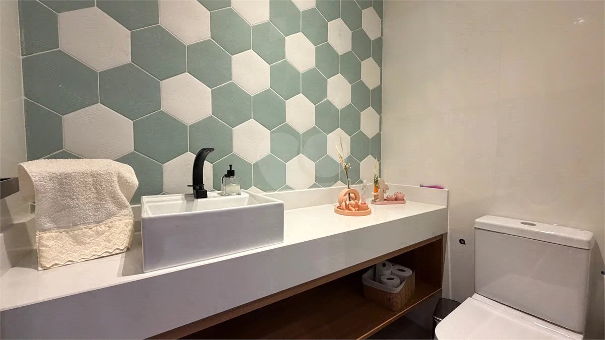 Casa de alto padrão com 3 suítes no Condomínio Damha 2,